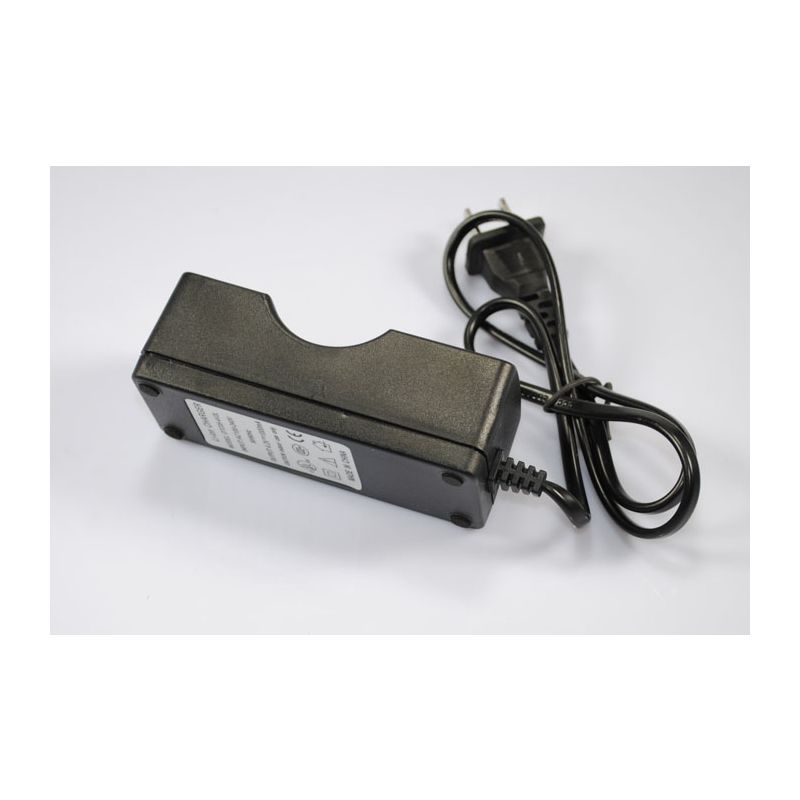 UltraFire Akku Ladegerät 26650 Li-Ion kompakt und tragbar mit Überladungsschutz energieeffizient Schwarz