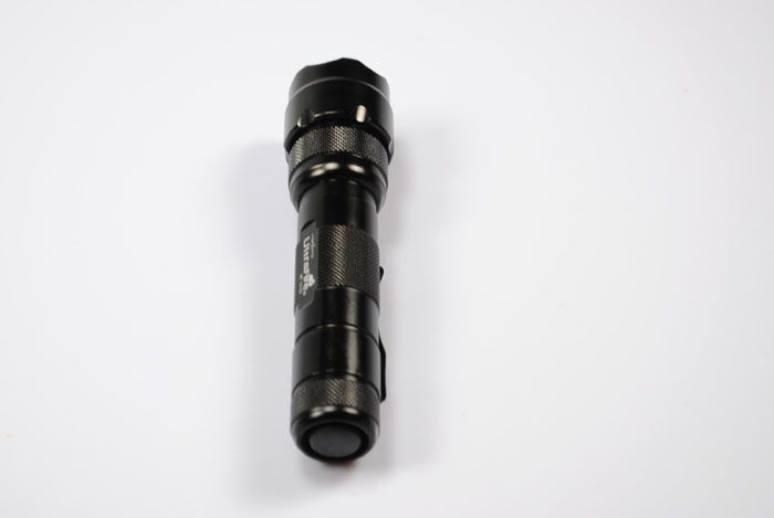 UltraFire WF-502B LED Taschenlampe 1200 Lumen für Outdoor Abenteuer leicht kompakt wetterbeständig 2025