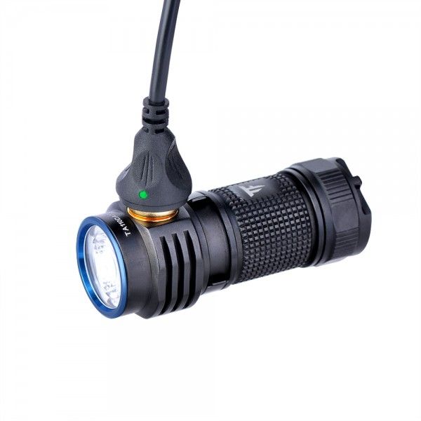 TrustFire MC1 Baton XP-L HI 1000 Lumen wiederaufladbare Mini-EDC-Taschenlampe mit magnetischem Laden, extrem leicht