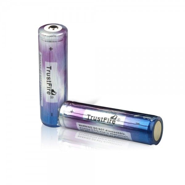 TrustFire 3.7V 18650 2000mAh wiederaufladbarer Lithium-Ionen-Akku mit PCB-Schutz für taktische Taschenlampen und Geräte