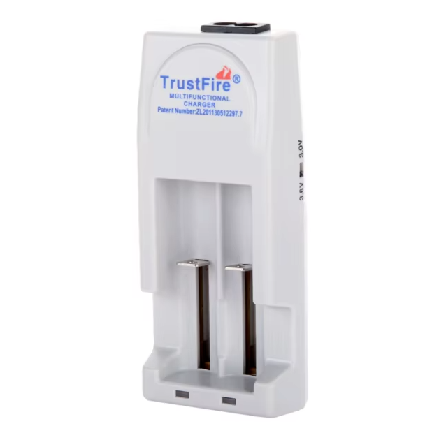 TrustFire TR-001 Li-Ion-Akku-Ladegerät für 18650 14500 16340 mit gleichzeitigem Laden und Sicherheitsfunktionen