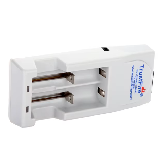 TrustFire TR-001 Li-Ion-Akku-Ladegerät für 18650 14500 16340 mit gleichzeitigem Laden und Sicherheitsfunktionen