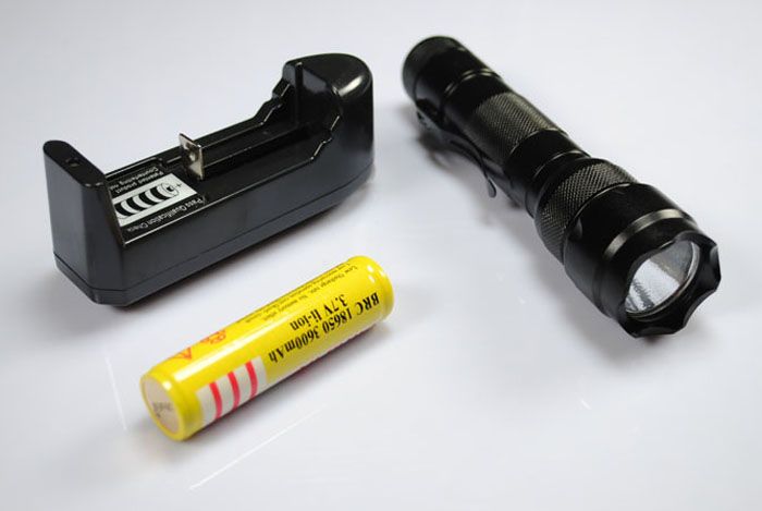 Ultrafire WF-502B XML U2 LED-Taschenlampe 1300 Lumen 18650 Batterie wiederaufladbar für Outdoor Abenteuer