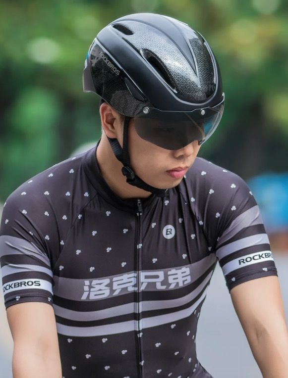 ROCKBROS Fahrradhelm Ultralight-Design mit integriertem LED-Licht, magnetischer Brille, bequem und sicher