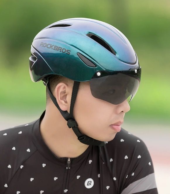 ROCKBROS Fahrradhelm Ultralight-Design mit integriertem LED-Licht, magnetischer Brille, bequem und sicher