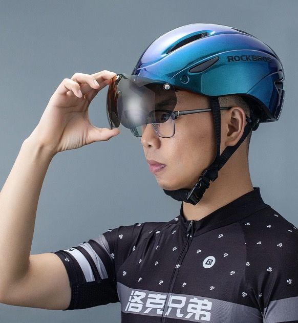 ROCKBROS Fahrradhelm Ultralight-Design mit integriertem LED-Licht, magnetischer Brille, bequem und sicher