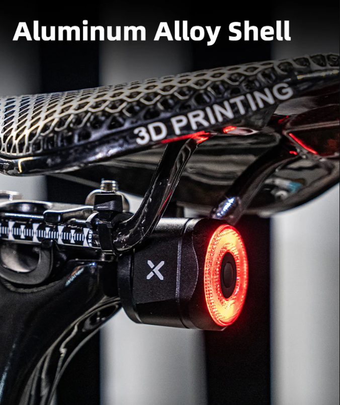 XOSS XR Pro Smartes Rücklicht mit automatischer Bremserkennung, USB-Aufladung und wasserfestem Design für Fahrradsicherheit