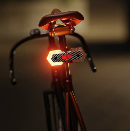 CarryBright Carbonfaser 4-teiliges Fahrradrücklicht mit Blinkern, USB-wiederaufladbare Fahrradblinker vorne und hinten, helle LED-Sicherheitswarnleuchten, Funkfernbedienung, wasserdichte Fahrradblinkerleuchte für E-Bike